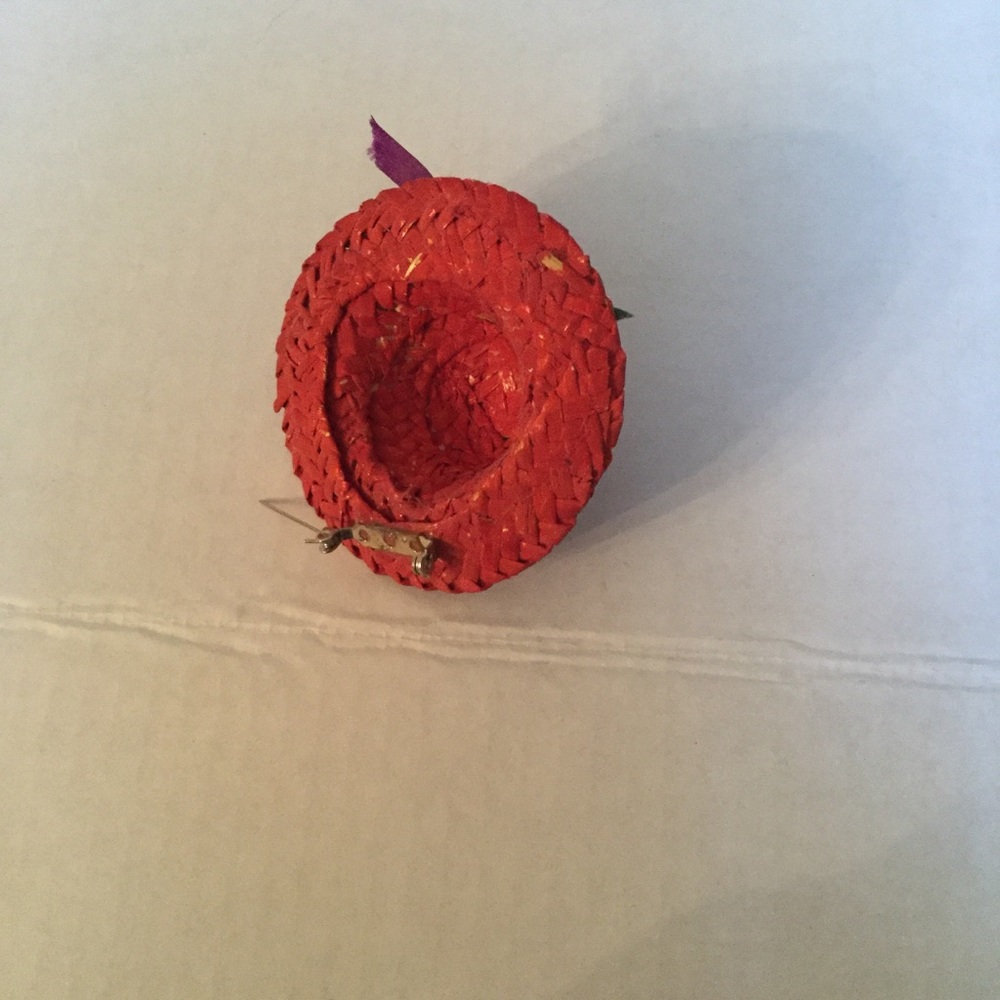 Red hat pin